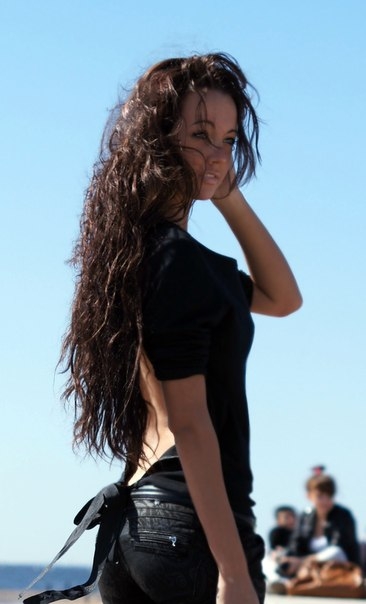 Мои опытные руки и роскошное тело готовы доставить тебе незабываемое блаженство и наслаждение. 💋
Я предлагаю широкий спектр услуг, включая эротический массаж, классический секс, оральный секс, ролевые игры и другие фантазии. Мы можем совершить эротическое путешествие вместе и испытать все, что ты захочешь. 💦
Я уверена, что наши встречи будут полны страсти, ласки и нежности. Мои клиенты оставляют самые лестные отзывы о нашем времени вместе. Смотри мои фотографии и убедись в моей красоте и соблазнительном обаянии. 💃
Сделай свою жизнь ярче и приходи ко мне. Я жду тебя в Москве, чтобы рассказать свою историю и подарить тебе незабываемые моменты удовольствия. Доверься мне, и ты не пожалеешь! ❤️ 24150, 22 года