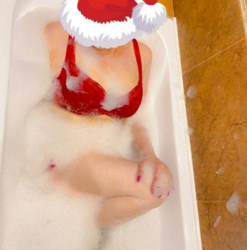 Мои услуги позволят тебе окунуться в мир наслаждения и релаксации. Я люблю сделать твои фантазии реальностью и удовлетворить твои самые сокровенные желания. Со мной ты почувствуешь себя по-особенному, ведь я создам атмосферу комфорта и уверенности. У меня есть много положительных отзывов от моих довольных клиентов. Ты можешь увидеть мои фото в моем профиле. Доверься мне и ты не пожалеешь! 🌟💋 4680, 26 лет